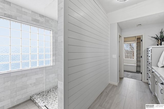 615 S 196th Avenue, Elkhorn, NE 68022