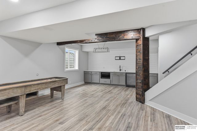 615 S 196th Avenue, Elkhorn, NE 68022