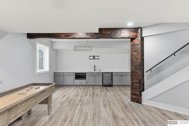 615 S 196th Avenue, Elkhorn, NE 68022