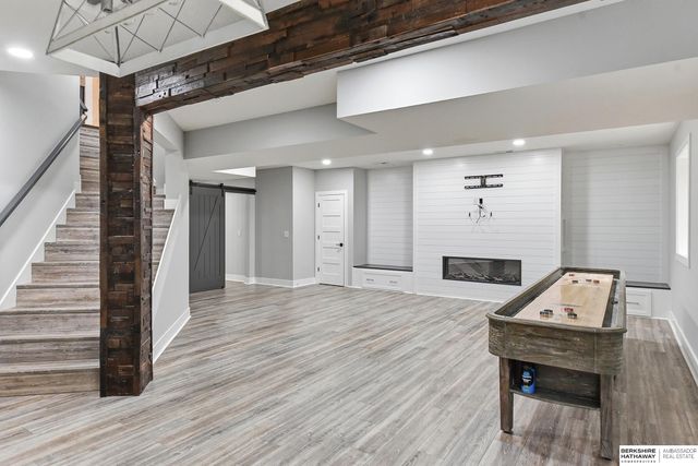 615 S 196th Avenue, Elkhorn, NE 68022