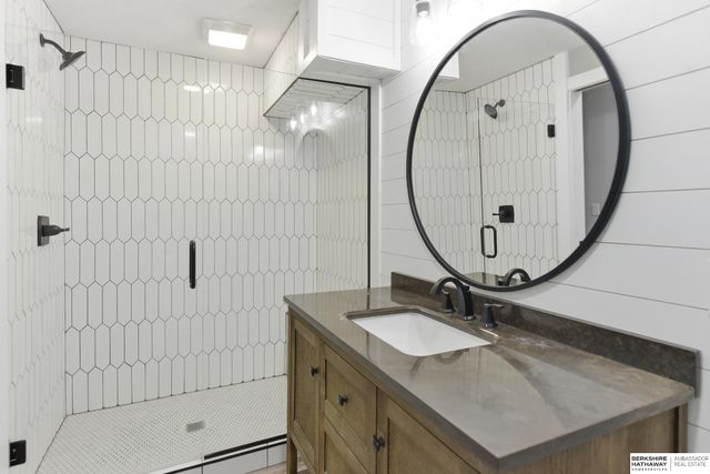 615 S 196th Avenue, Elkhorn, NE 68022