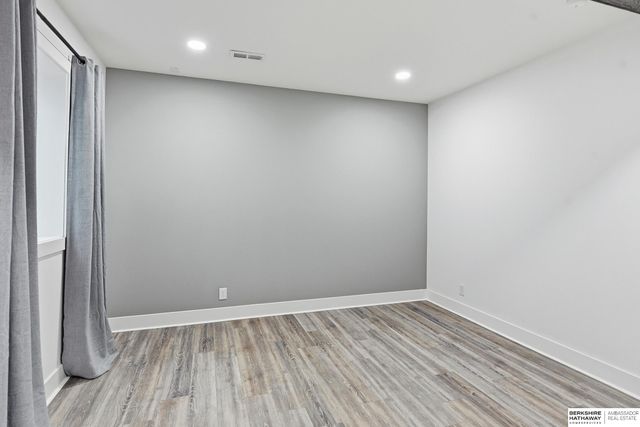 615 S 196th Avenue, Elkhorn, NE 68022