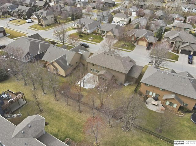 615 S 196th Avenue, Elkhorn, NE 68022