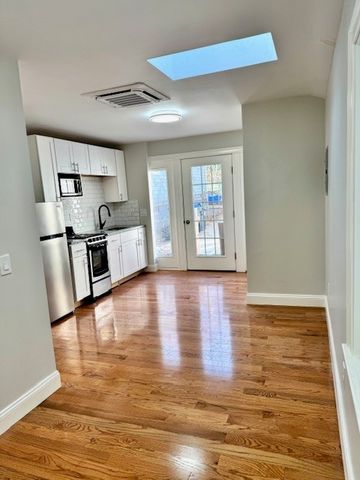 71 East George Street 69 A, Providence, RI 02906