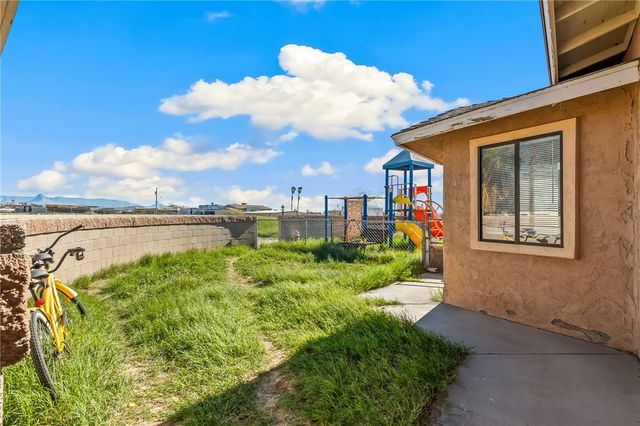 1290 E Gardena Road, Fort Mohave, AZ 86426