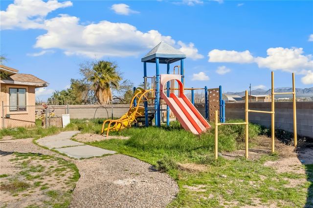 1290 E Gardena Road, Fort Mohave, AZ 86426