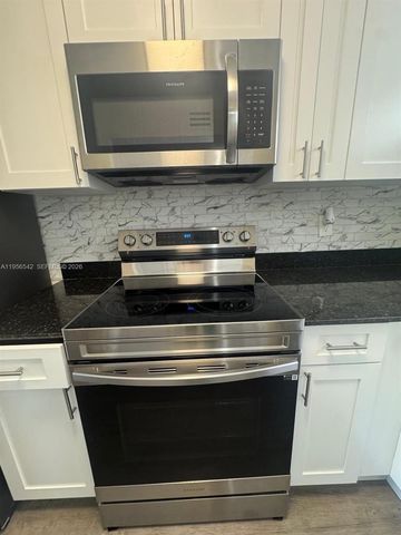 8600 Sunrise Lakes Blvd 303, Sunrise, FL 33322