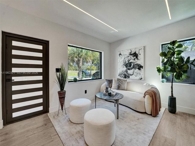 2066 NE 174th St ., North Miami Beach, FL 33162