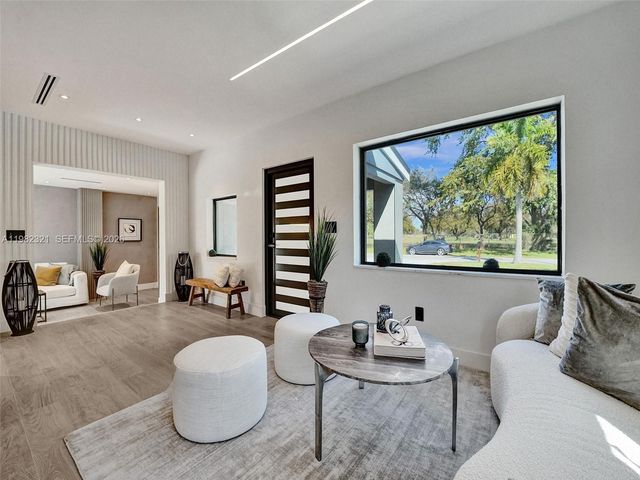 2066 NE 174th St ., North Miami Beach, FL 33162