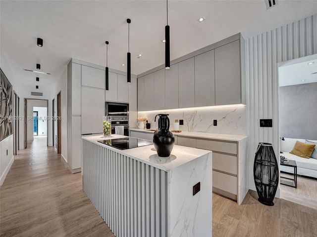 2066 NE 174th St ., North Miami Beach, FL 33162