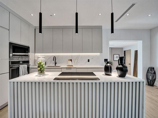 2066 NE 174th St ., North Miami Beach, FL 33162