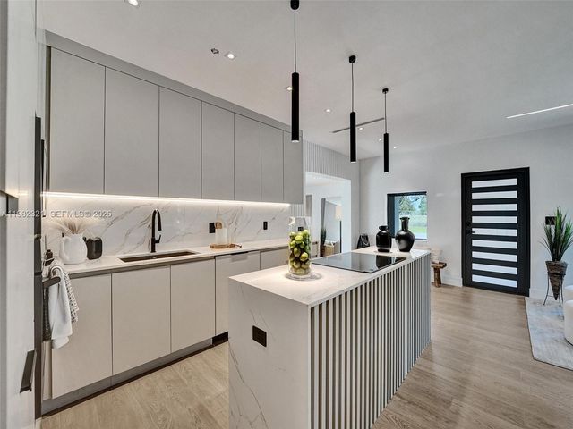 2066 NE 174th St ., North Miami Beach, FL 33162