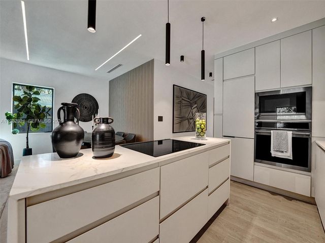 2066 NE 174th St ., North Miami Beach, FL 33162