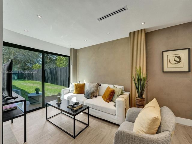 2066 NE 174th St ., North Miami Beach, FL 33162