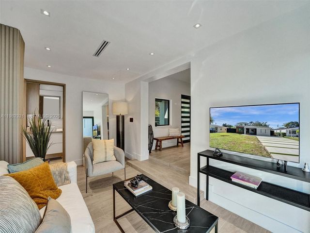 2066 NE 174th St ., North Miami Beach, FL 33162