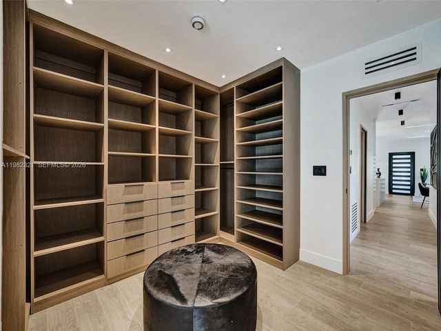 2066 NE 174th St ., North Miami Beach, FL 33162