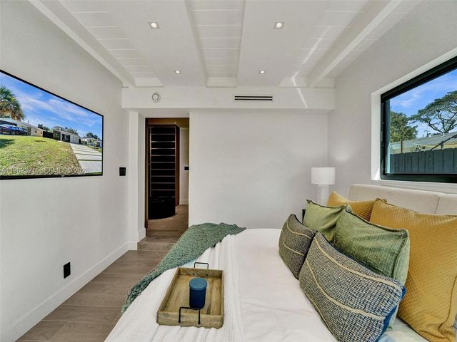 2066 NE 174th St ., North Miami Beach, FL 33162