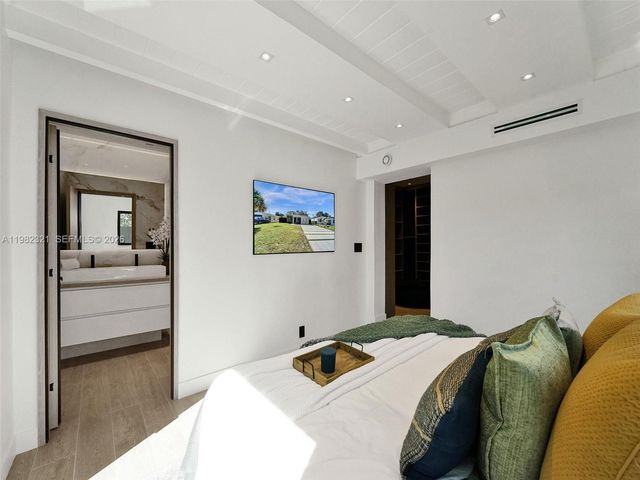 2066 NE 174th St ., North Miami Beach, FL 33162