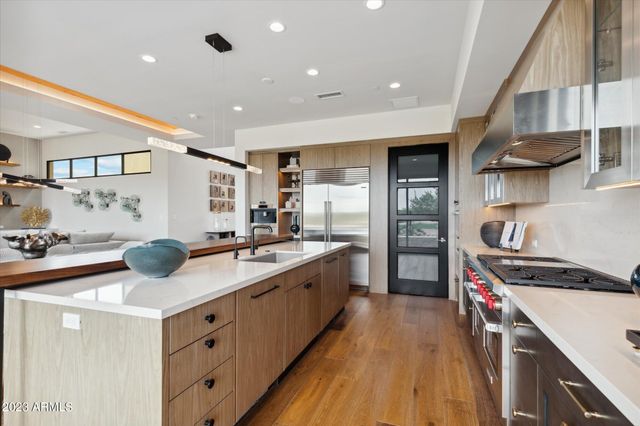 5031 N ASCENT Drive, Scottsdale, AZ 85251