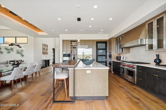 5031 N ASCENT Drive, Scottsdale, AZ 85251