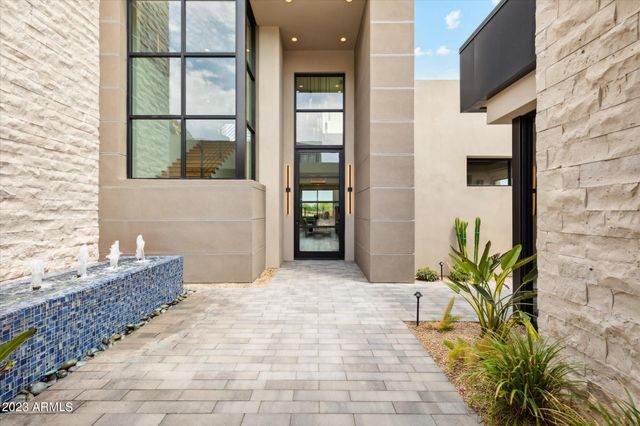 5031 N ASCENT Drive, Scottsdale, AZ 85251