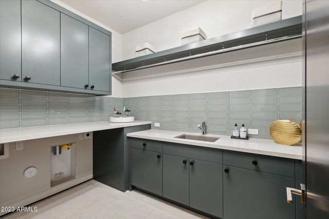 5031 N ASCENT Drive, Scottsdale, AZ 85251