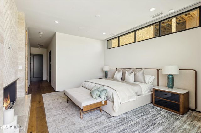 5031 N ASCENT Drive, Scottsdale, AZ 85251