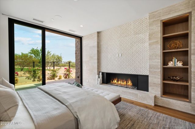 5031 N ASCENT Drive, Scottsdale, AZ 85251