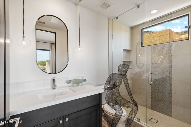 5031 N ASCENT Drive, Scottsdale, AZ 85251