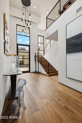 5031 N ASCENT Drive, Scottsdale, AZ 85251