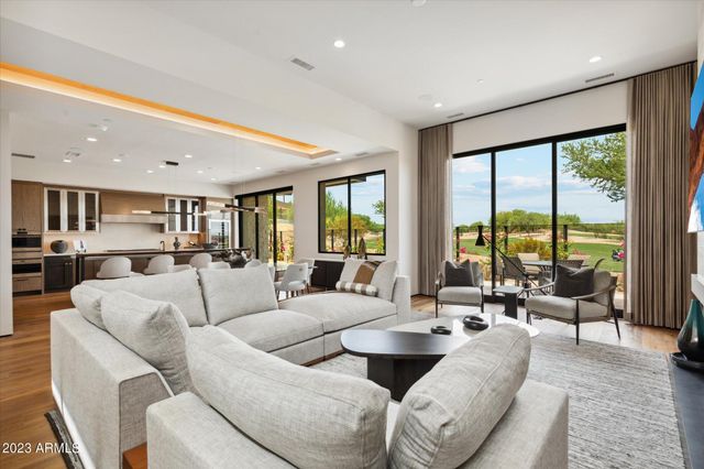 5031 N ASCENT Drive, Scottsdale, AZ 85251