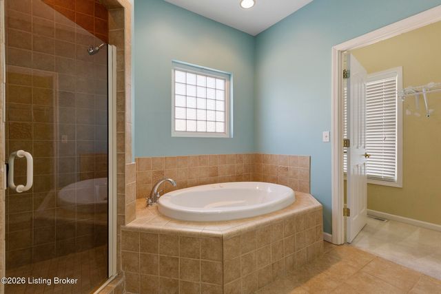 9609 Applewood Ct, Crestwood, KY 40014