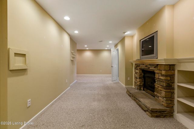 9609 Applewood Ct, Crestwood, KY 40014