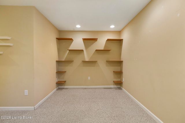 9609 Applewood Ct, Crestwood, KY 40014