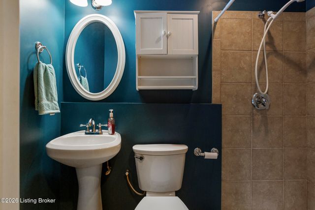 9609 Applewood Ct, Crestwood, KY 40014