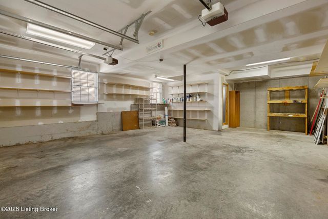 9609 Applewood Ct, Crestwood, KY 40014