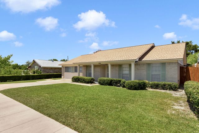 2103 Bordeaux Drive, Carrollton, TX 75007
