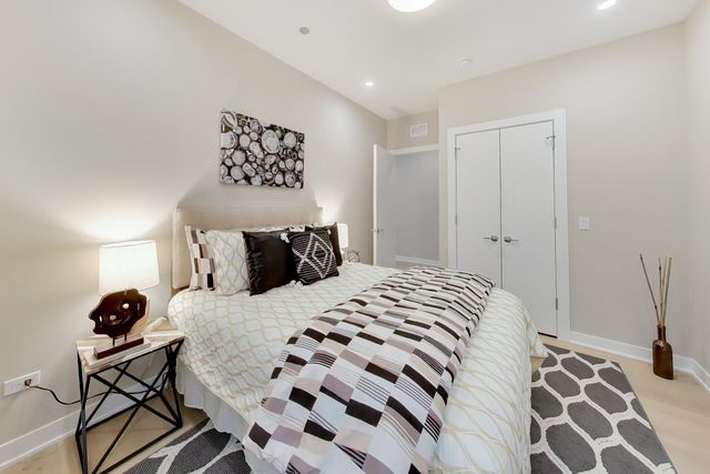 5114 S Kenwood Avenue 4B, Chicago, IL 60615