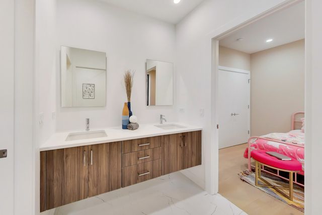 5114 S Kenwood Avenue 4B, Chicago, IL 60615