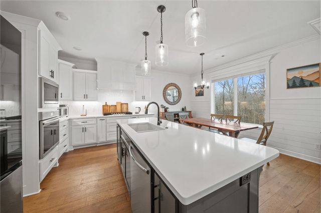 12418 Wildwood Drive, Rogers, AR 72756