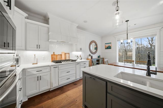 12418 Wildwood Drive, Rogers, AR 72756