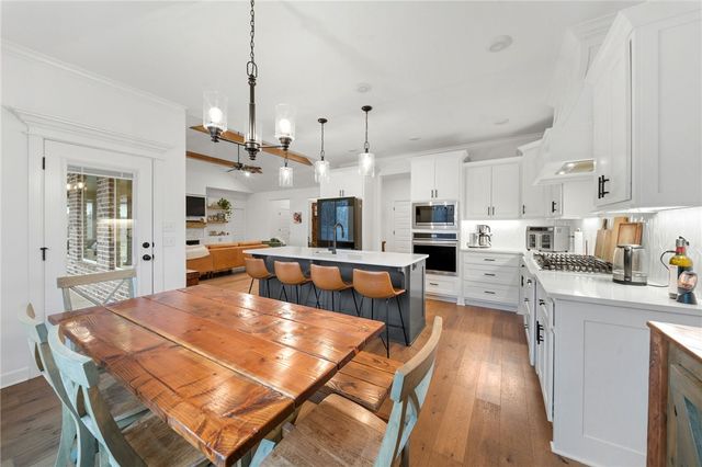 12418 Wildwood Drive, Rogers, AR 72756