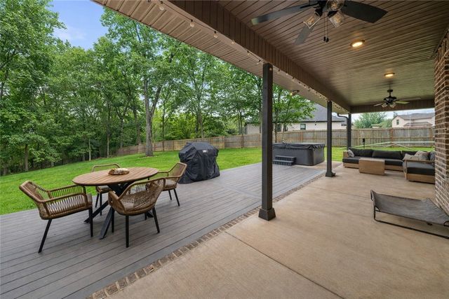 12418 Wildwood Drive, Rogers, AR 72756