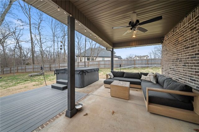 12418 Wildwood Drive, Rogers, AR 72756