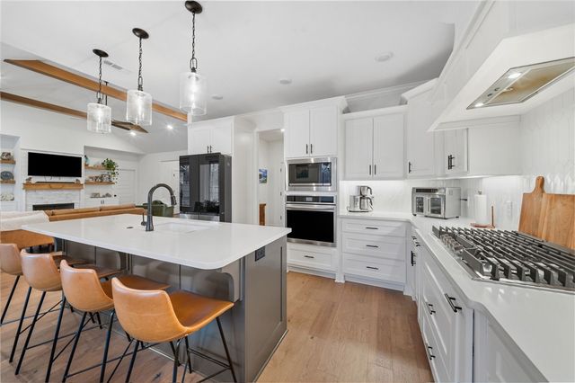 12418 Wildwood Drive, Rogers, AR 72756