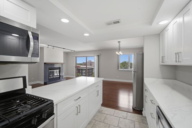 700 Graceland Avenue 708, Des Plaines, IL 60016