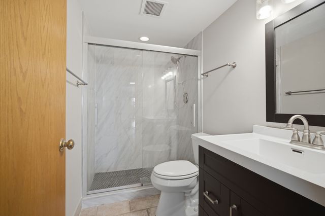 700 Graceland Avenue 708, Des Plaines, IL 60016
