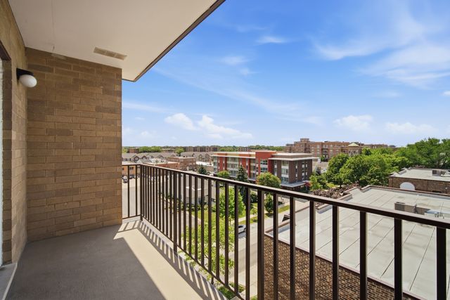 700 Graceland Avenue 708, Des Plaines, IL 60016
