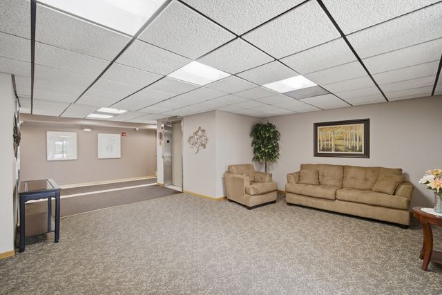 700 Graceland Avenue 708, Des Plaines, IL 60016