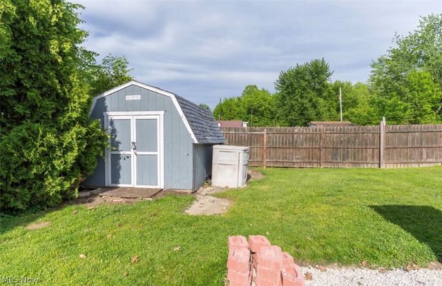 259 River Road, Lake Milton, OH 44429
